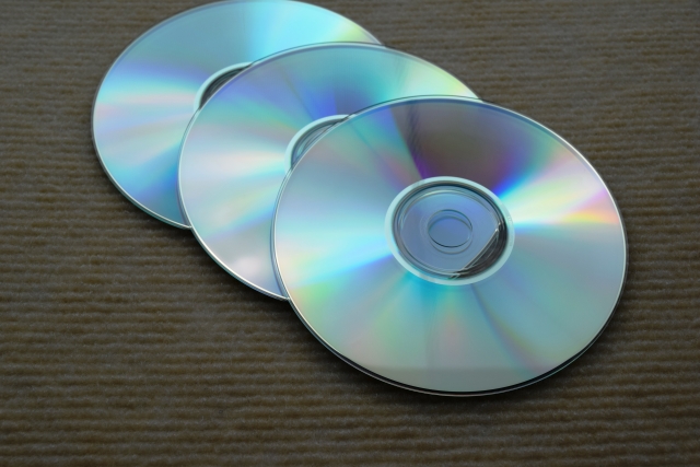 古いCDを売るならブックオフ買取・ハードオフ買取がおすすめ！